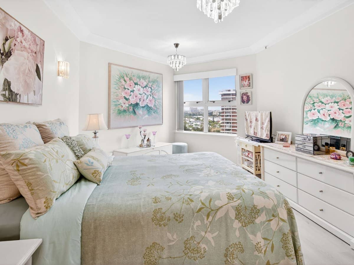 12 Commodore Drive, SURFERS PARADISE - Thumbnail 17