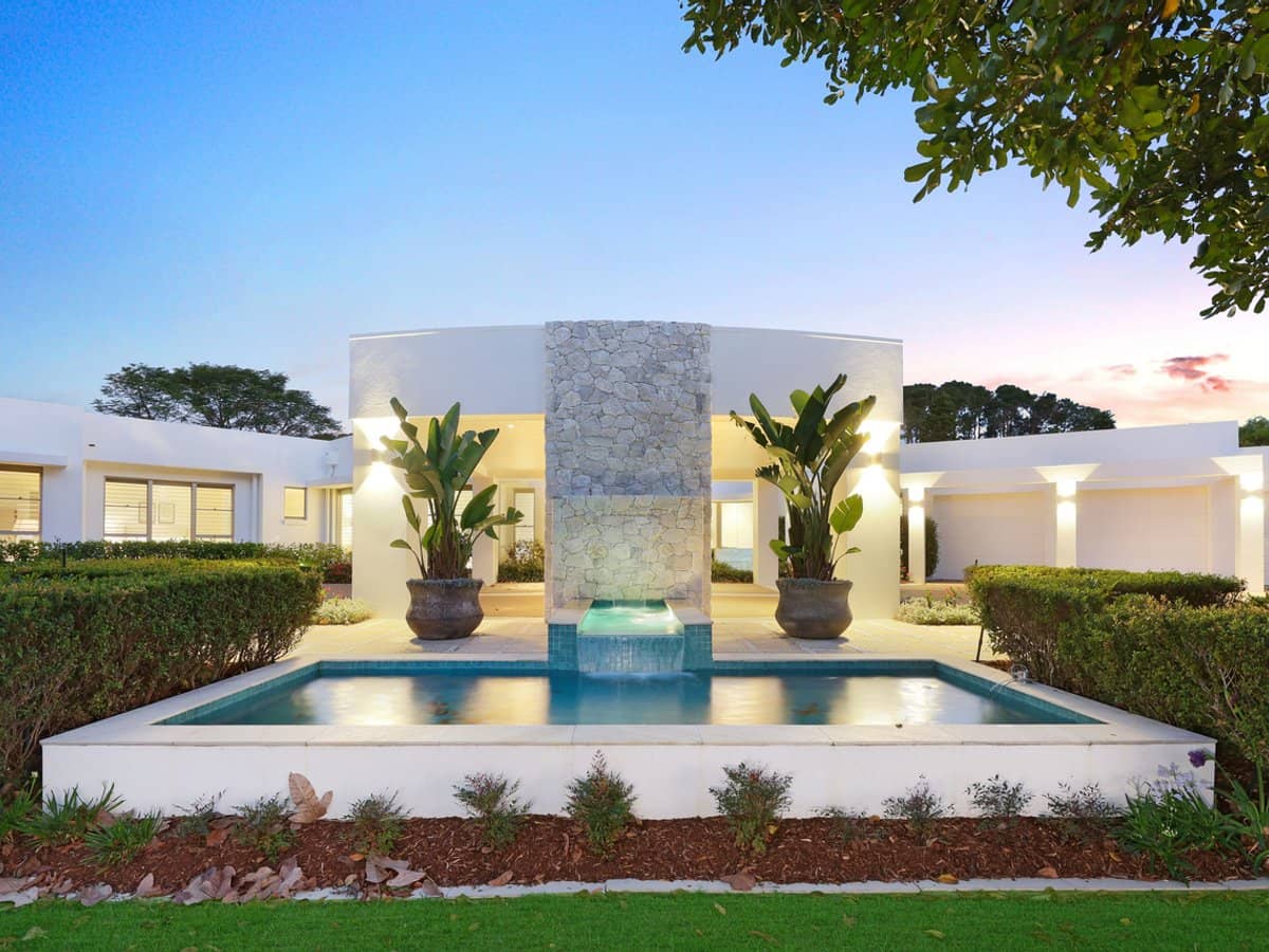 2228 Arnold Palmer Drive, Sanctuary Cove - Thumbnail 2