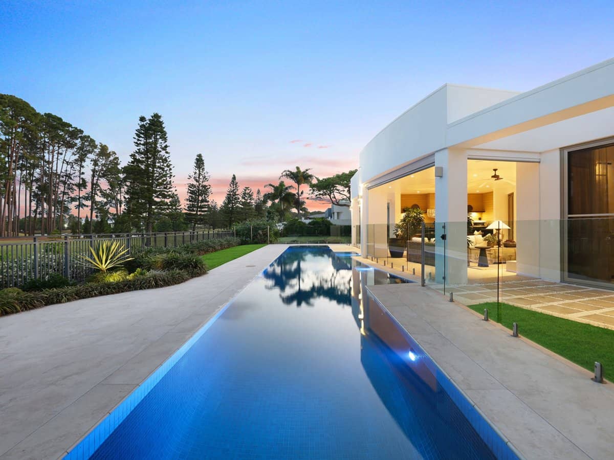 2228 Arnold Palmer Drive, Sanctuary Cove - Thumbnail 3