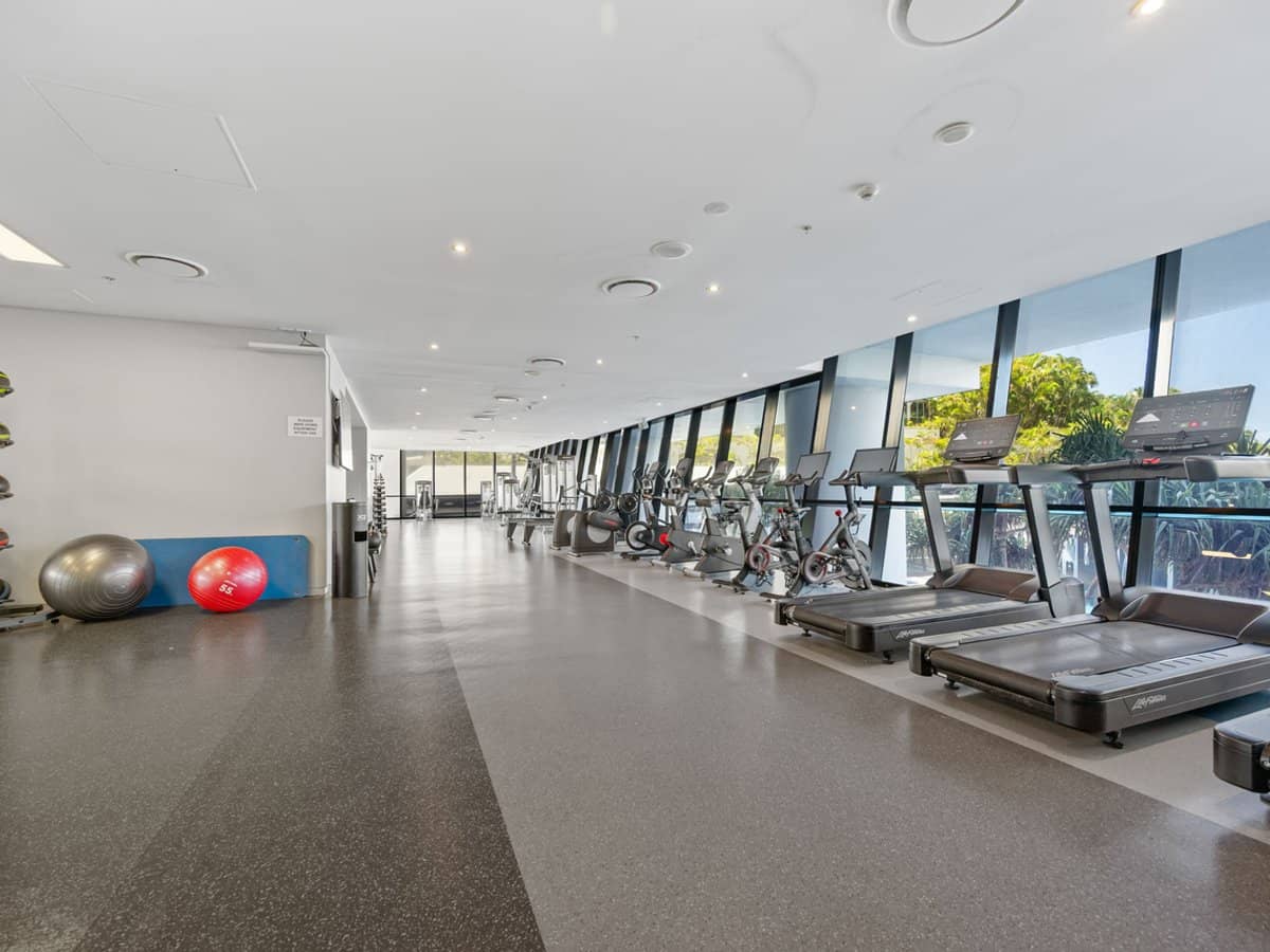 9 Ferny Avenue, Surfers Paradise - Thumbnail 16