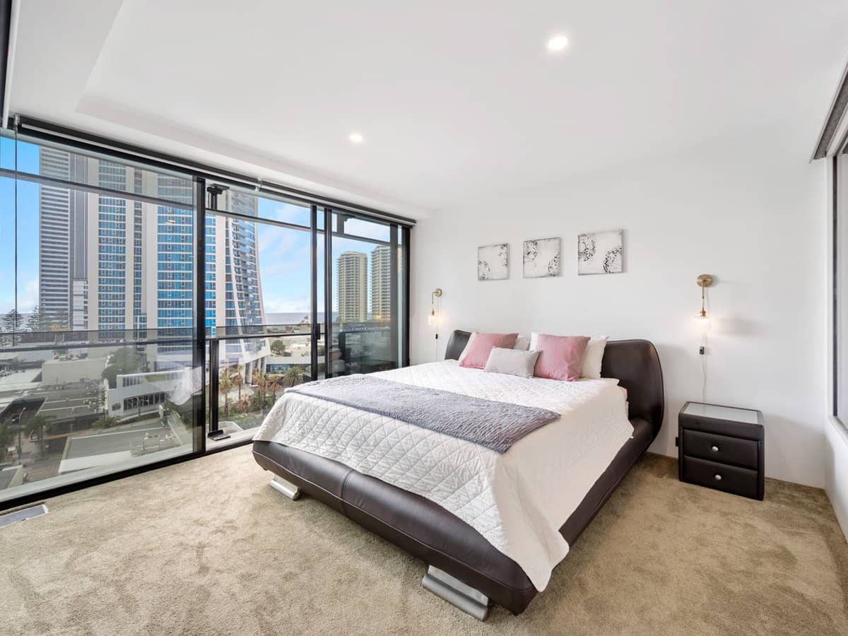 9 Ferny Avenue, Surfers Paradise - Thumbnail 5