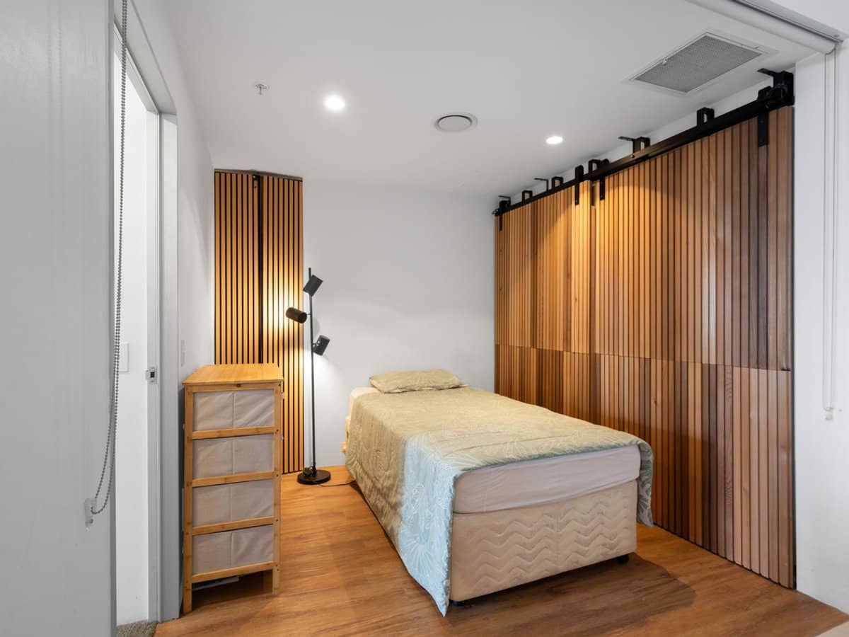 9 Ferny Avenue, Surfers Paradise - Thumbnail 10