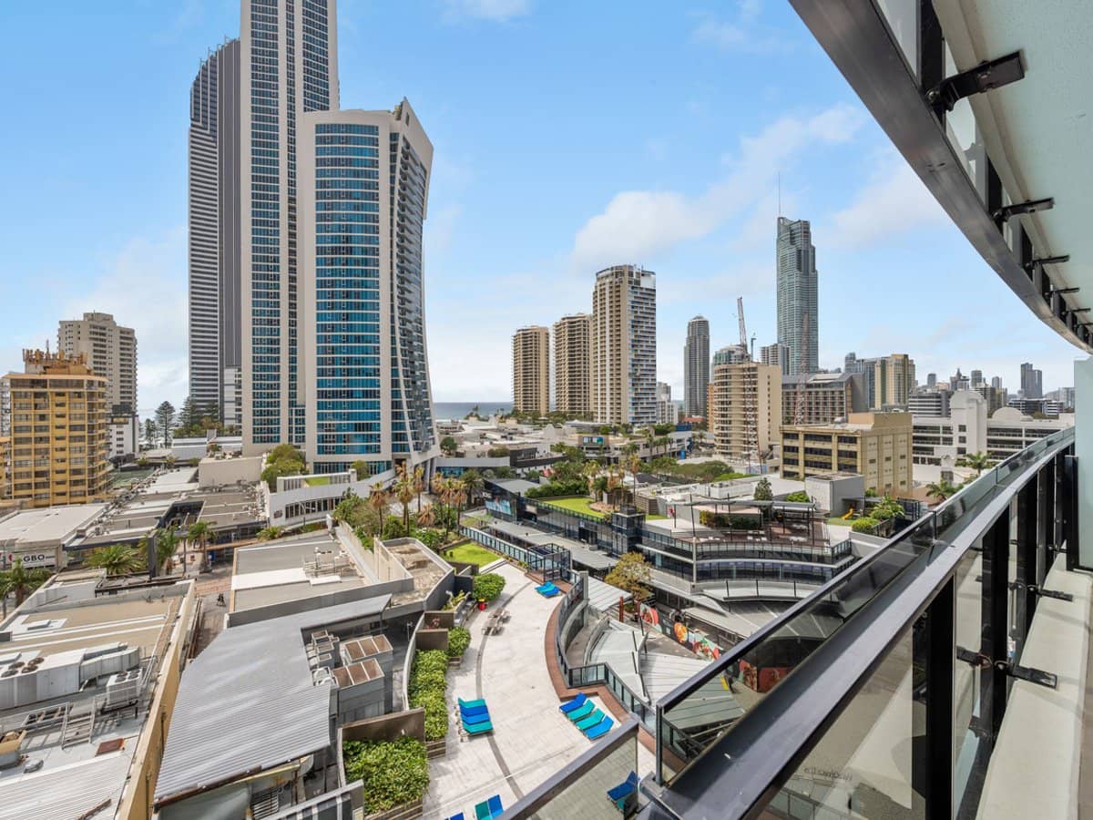 9 Ferny Avenue, Surfers Paradise - Thumbnail 12