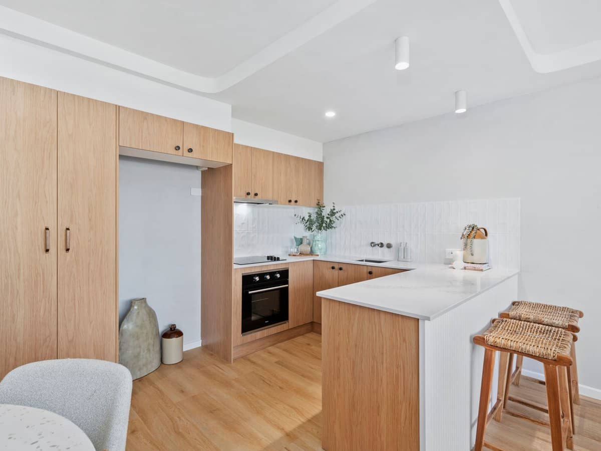 22 Leonard Avenue, Surfers Paradise - Thumbnail 7