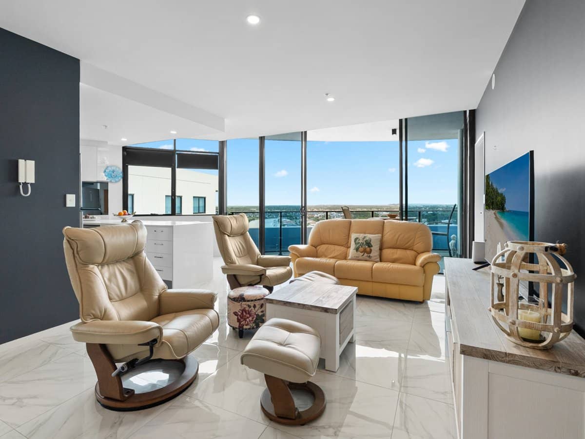 5 Harbour Side Court, BIGGERA WATERS - Thumbnail 4