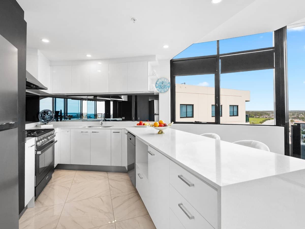 5 Harbour Side Court, BIGGERA WATERS - Thumbnail 6