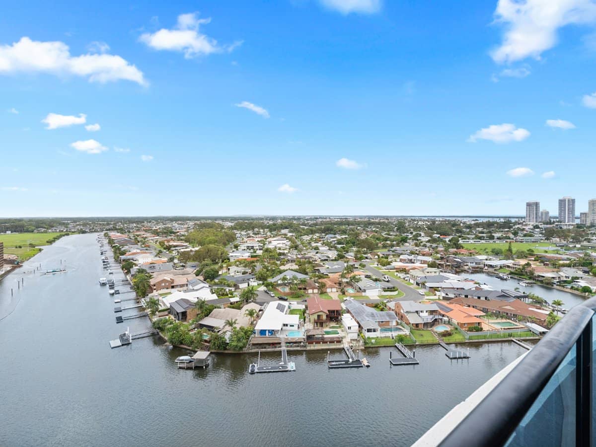 5 Harbour Side Court, BIGGERA WATERS - Thumbnail 17