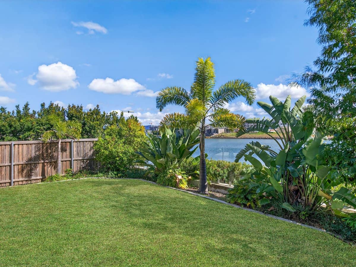 1 Lyra Avenue, Hope Island - Thumbnail 6