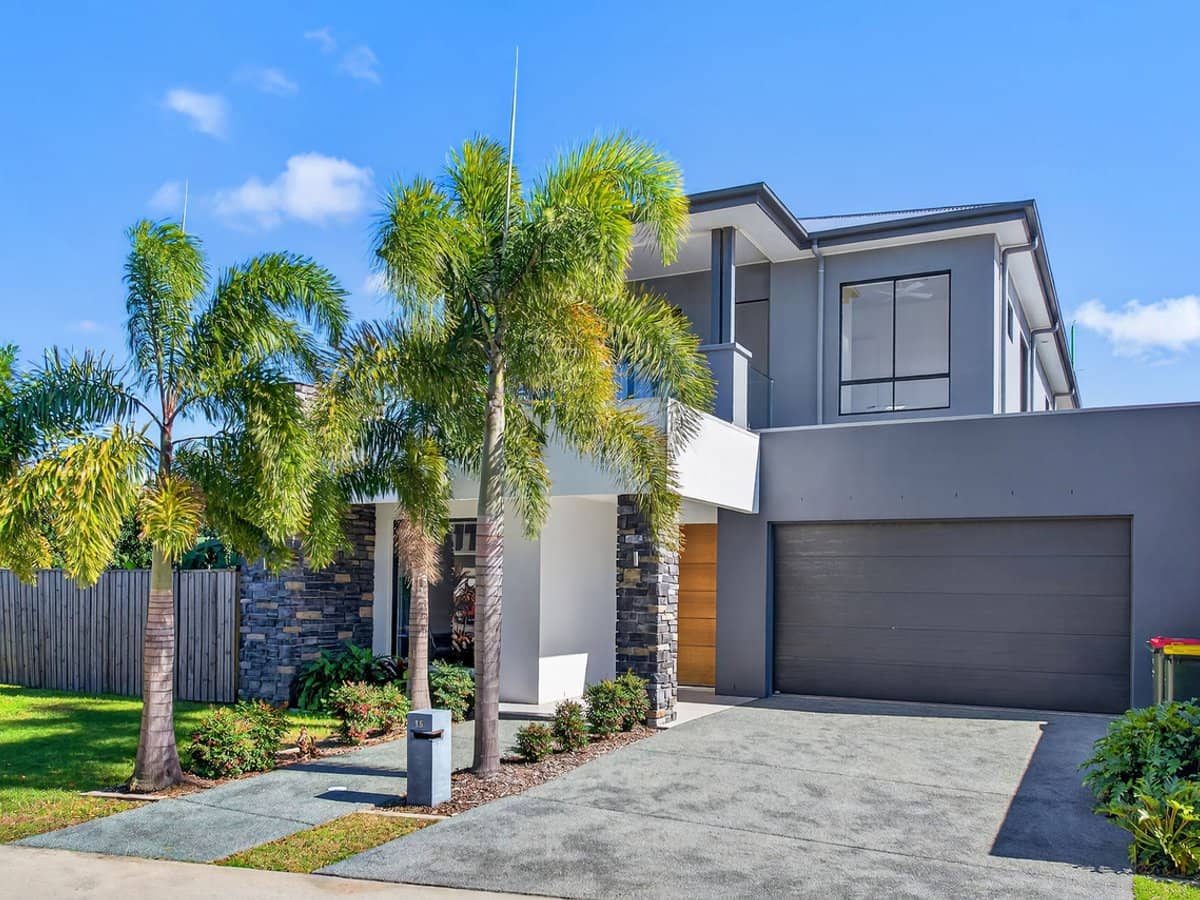 1 Lyra Avenue, Hope Island - Thumbnail 1