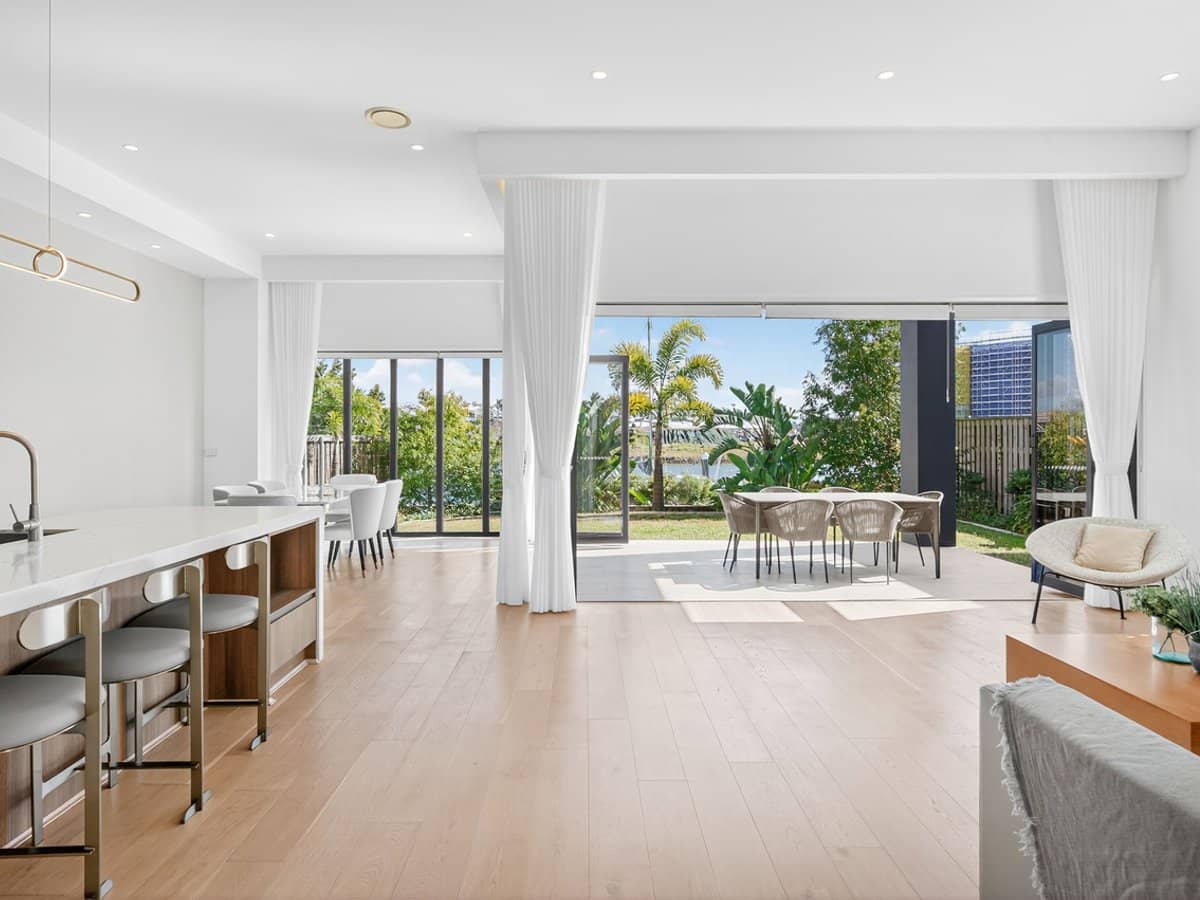 1 Lyra Avenue, Hope Island - Thumbnail 2