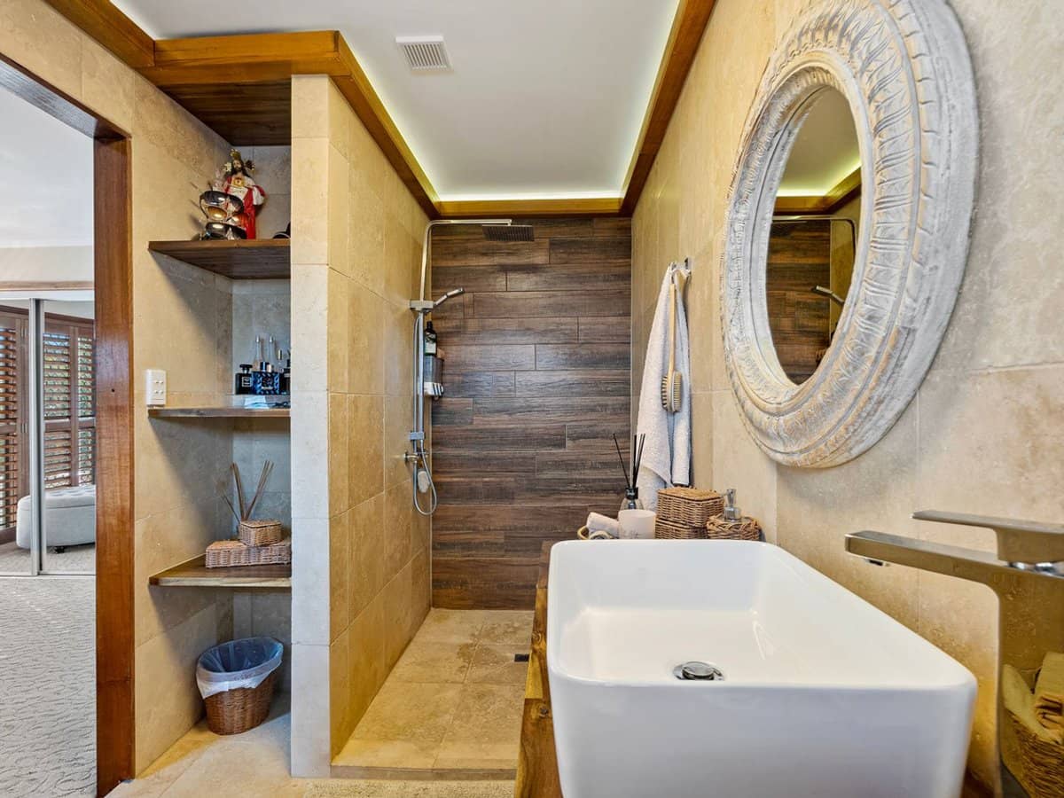 17 Lowanna Drive, Ashmore - Thumbnail 12