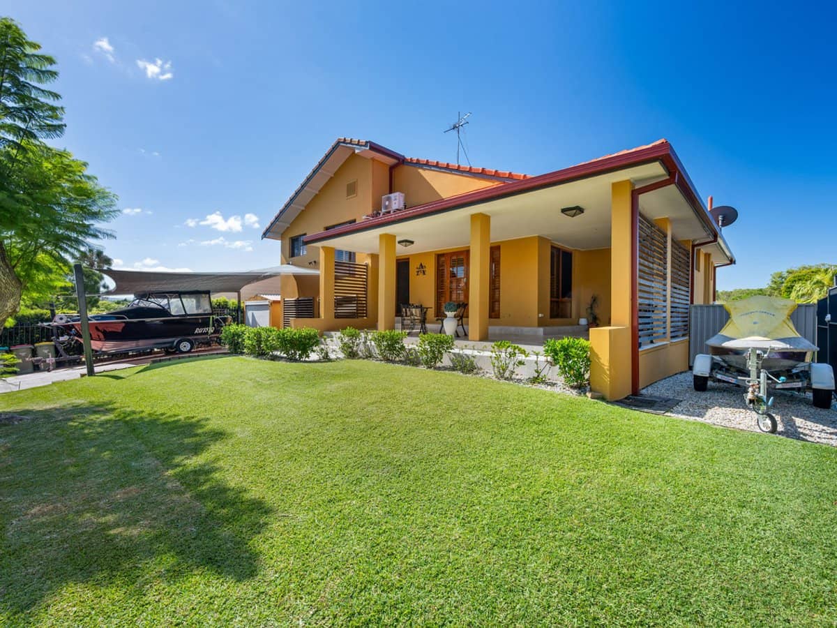 17 Lowanna Drive, Ashmore - Thumbnail 1