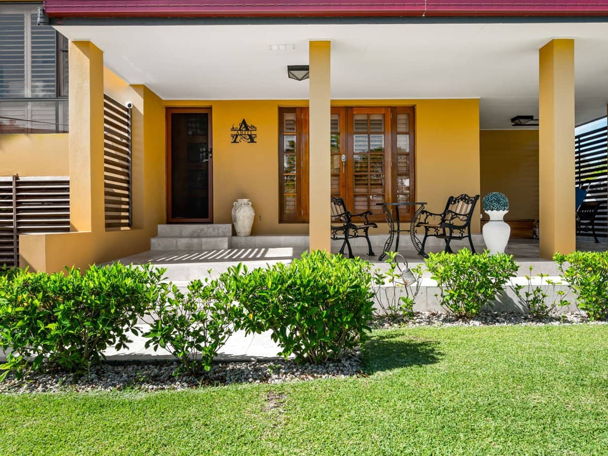 17 Lowanna Drive, Ashmore - Thumbnail 3