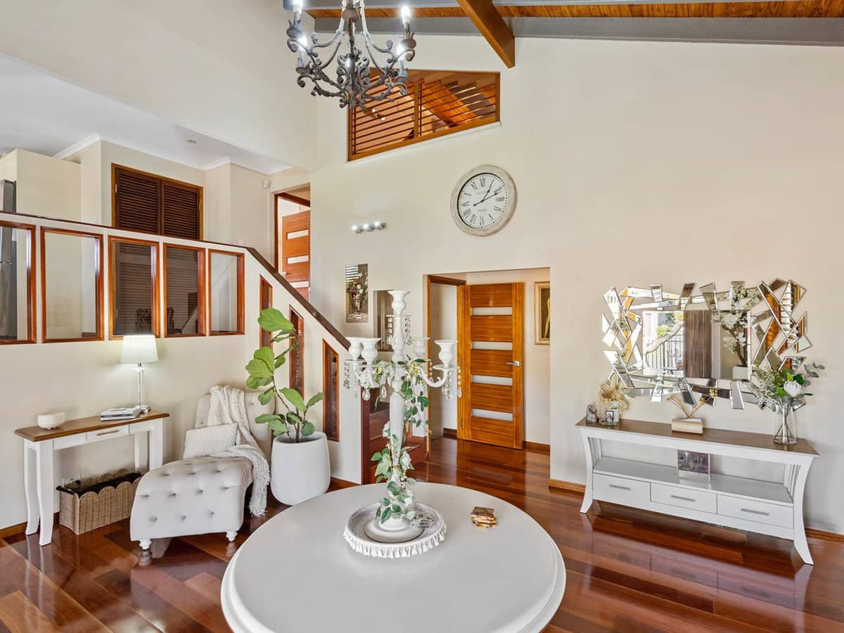 17 Lowanna Drive, Ashmore - Thumbnail 4