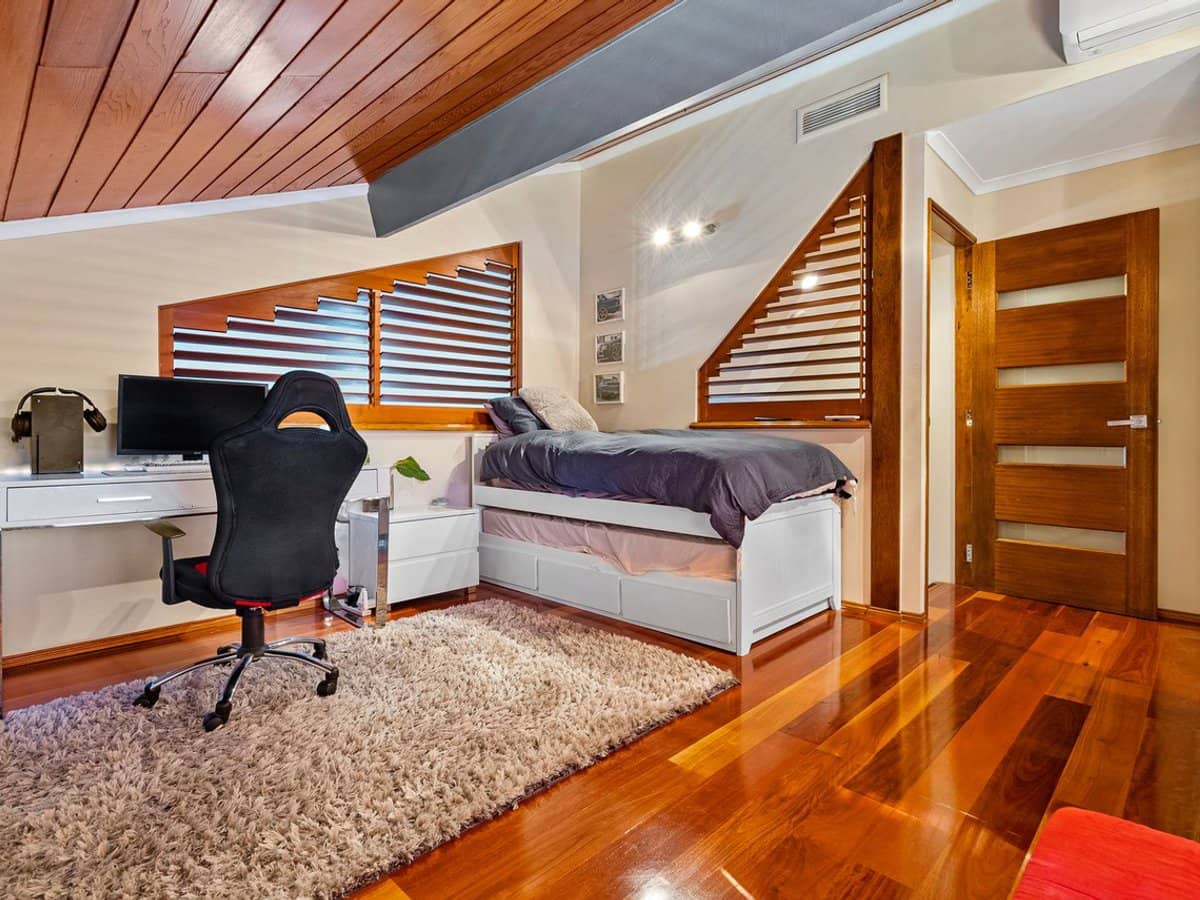 17 Lowanna Drive, Ashmore - Thumbnail 8