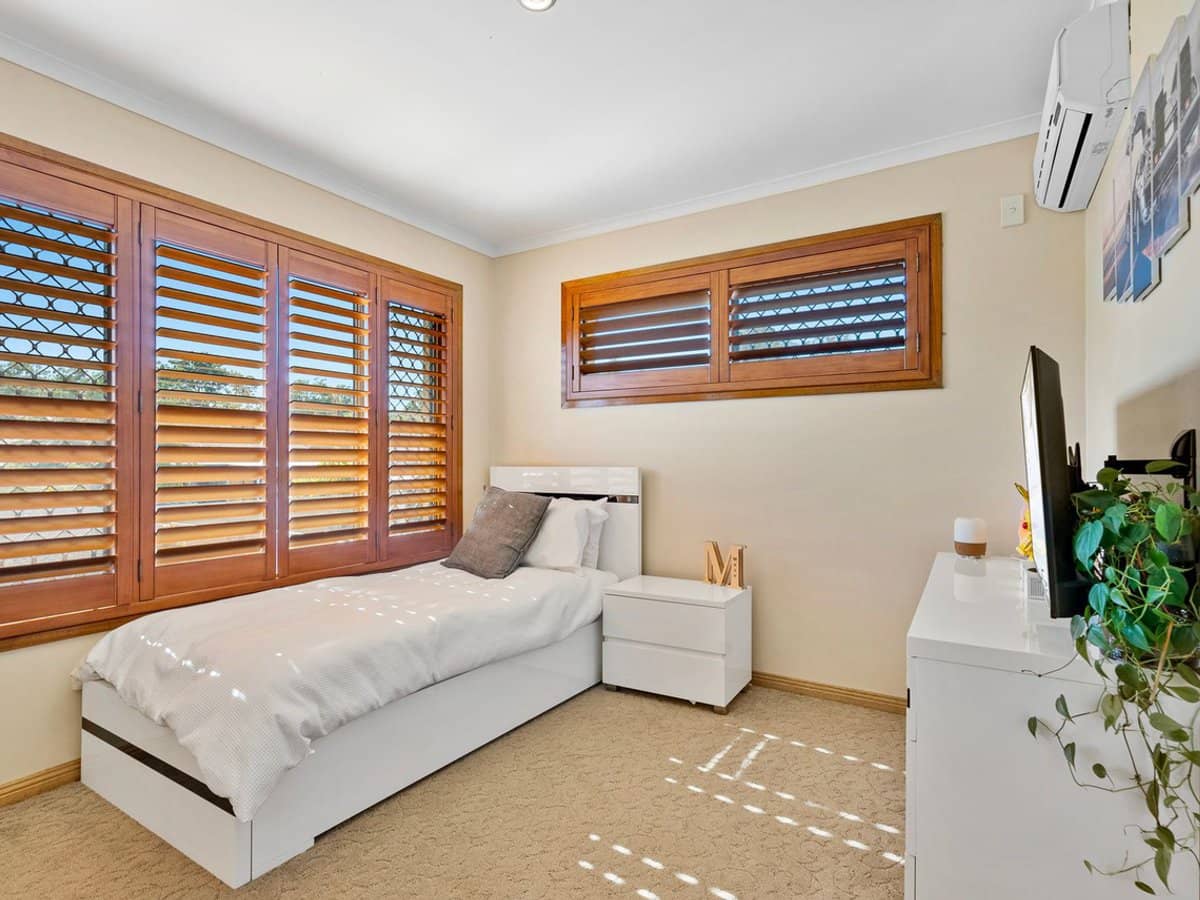 17 Lowanna Drive, Ashmore - Thumbnail 9