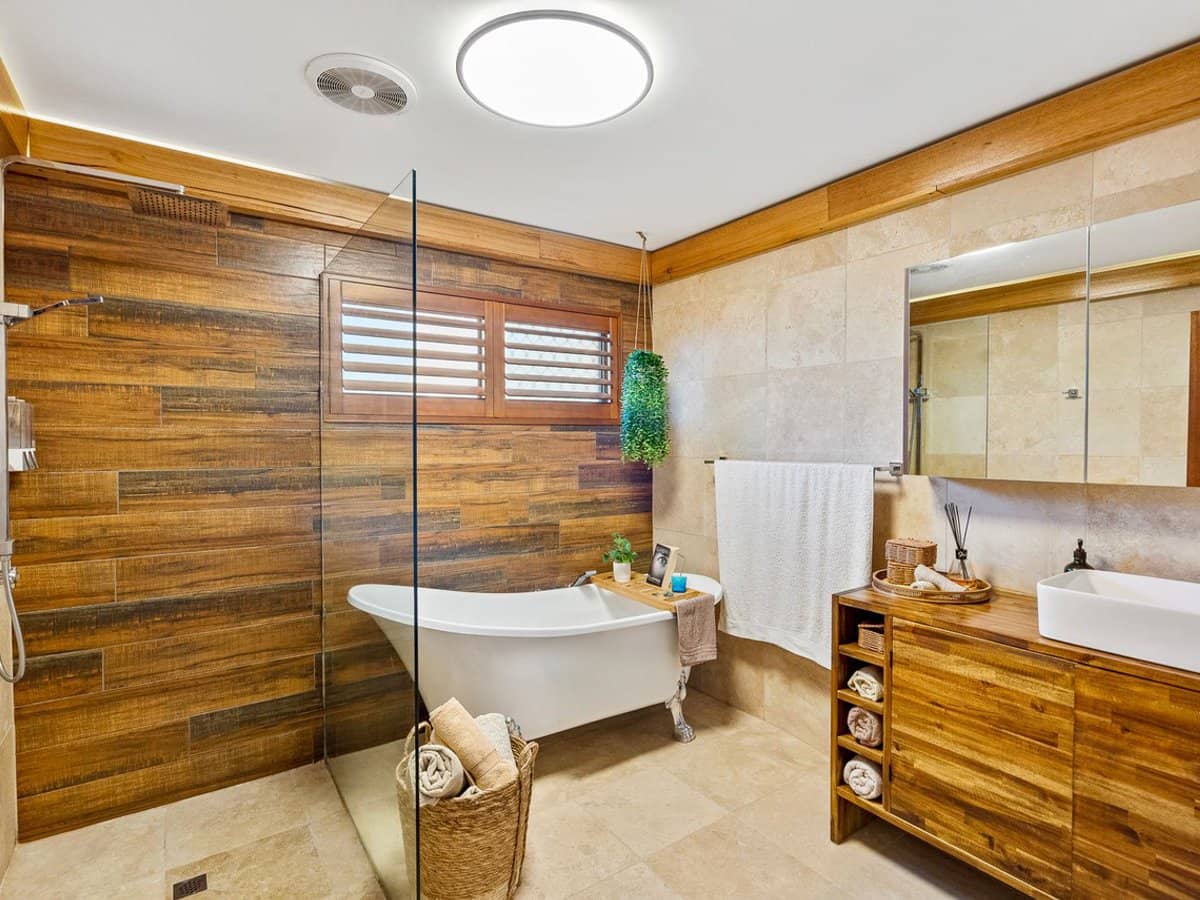 17 Lowanna Drive, Ashmore - Thumbnail 11