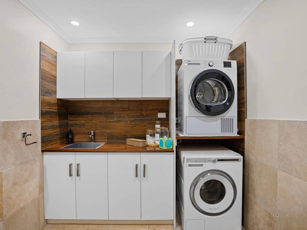 17 Lowanna Drive, Ashmore - Thumbnail 13