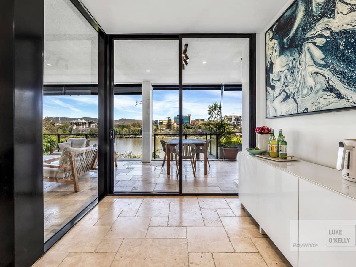 10 Pidgeon Close, West End - Thumbnail 8