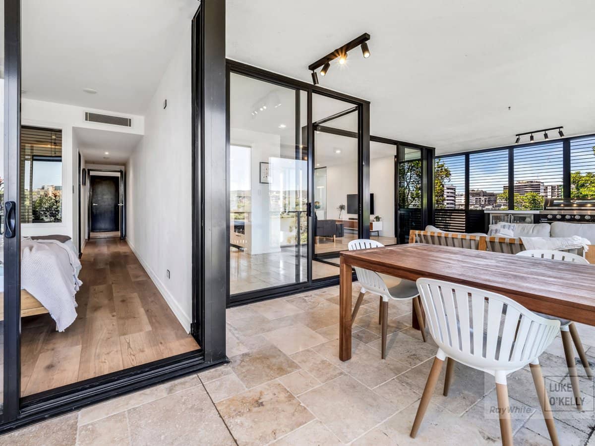 10 Pidgeon Close, West End - Thumbnail 17