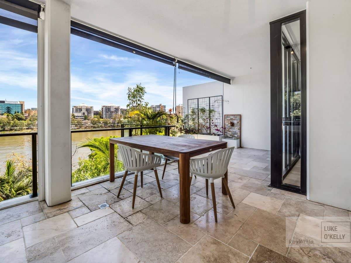 10 Pidgeon Close, West End - Thumbnail 22