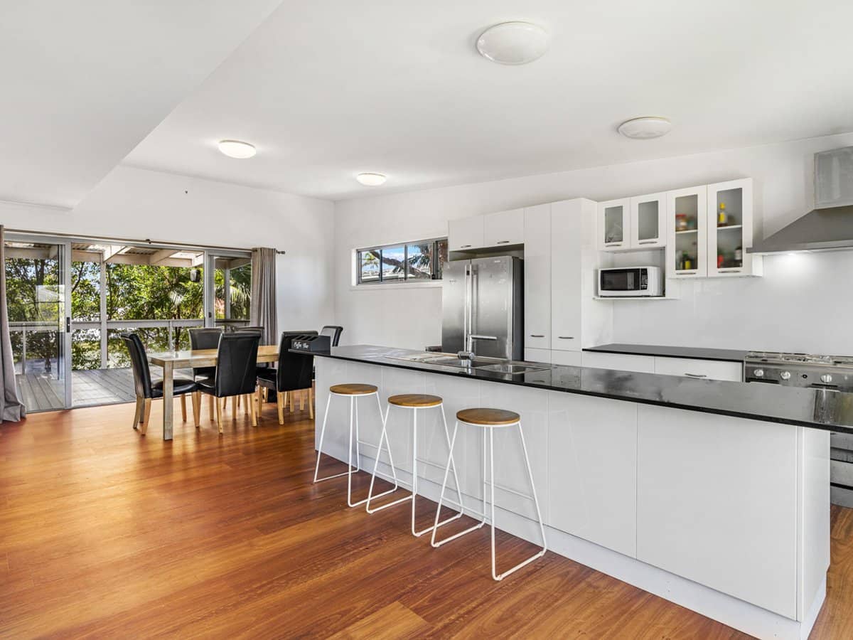 3 Fourth Avenue, Labrador - Thumbnail 3