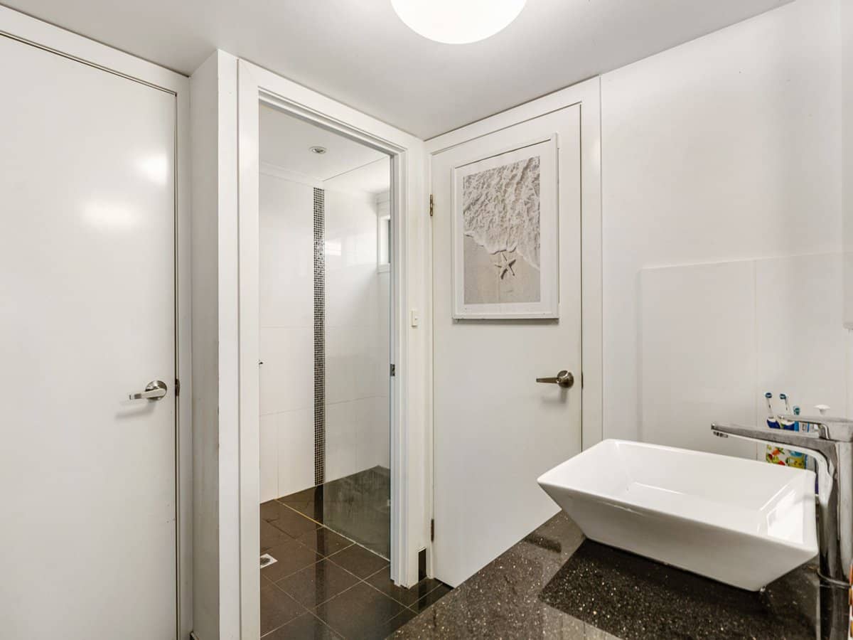 3 Fourth Avenue, Labrador - Thumbnail 19