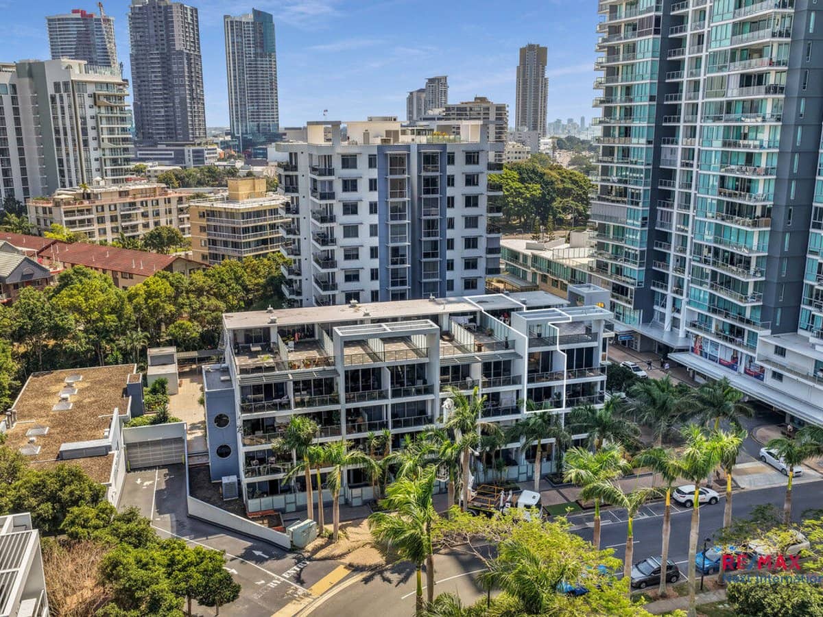 3 Como Crescent, Southport - Thumbnail 1