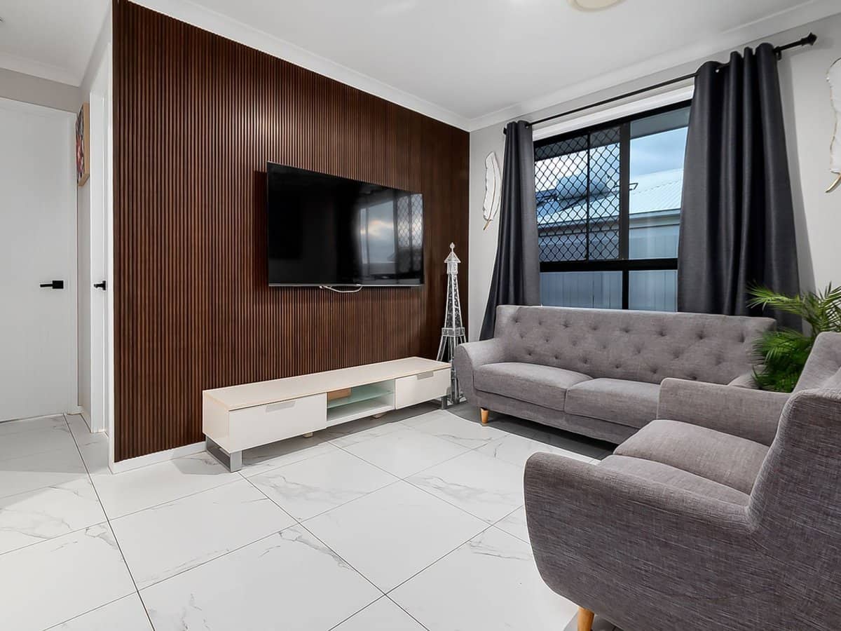 8 Vicar Road, Greenbank - Thumbnail 2