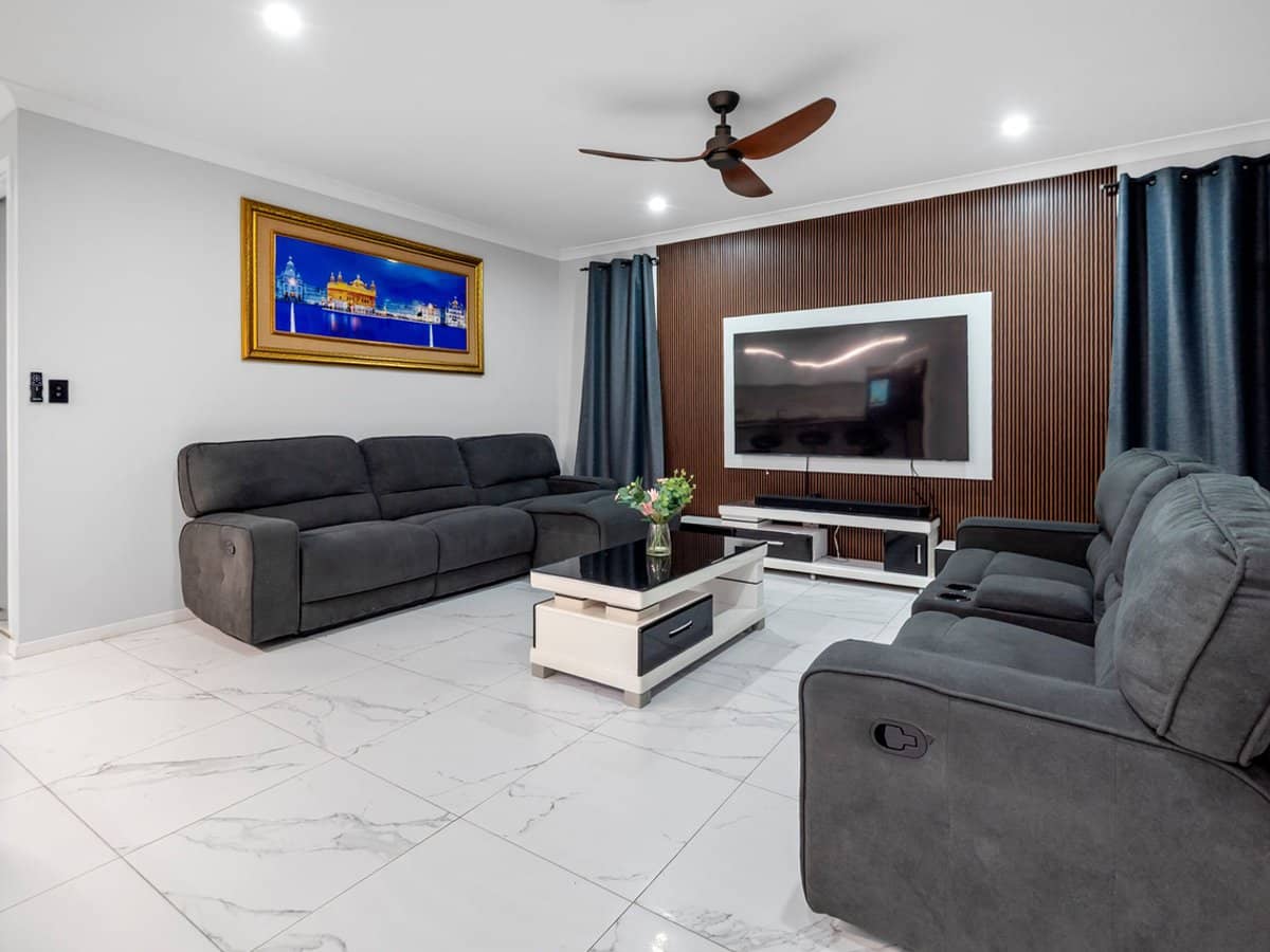 8 Vicar Road, Greenbank - Thumbnail 3