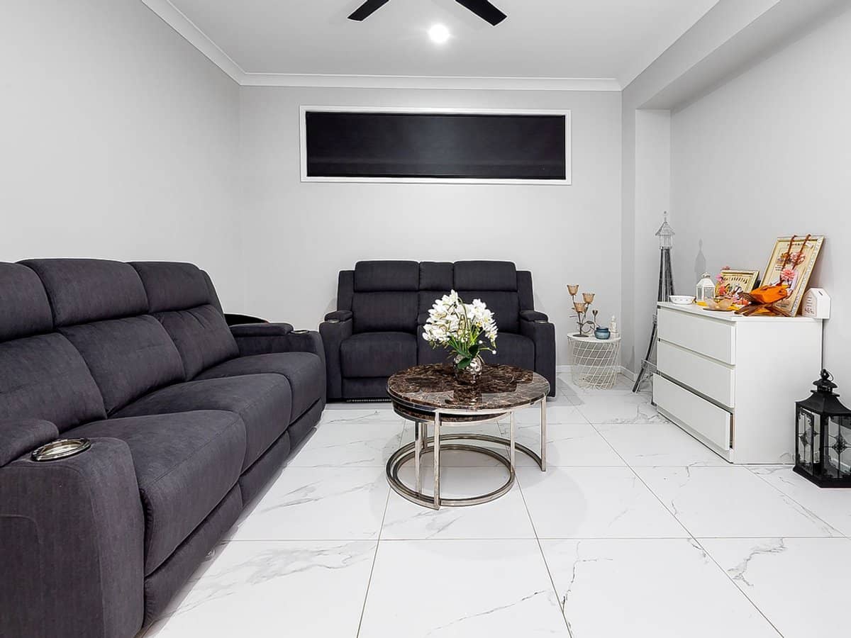 8 Vicar Road, Greenbank - Thumbnail 4