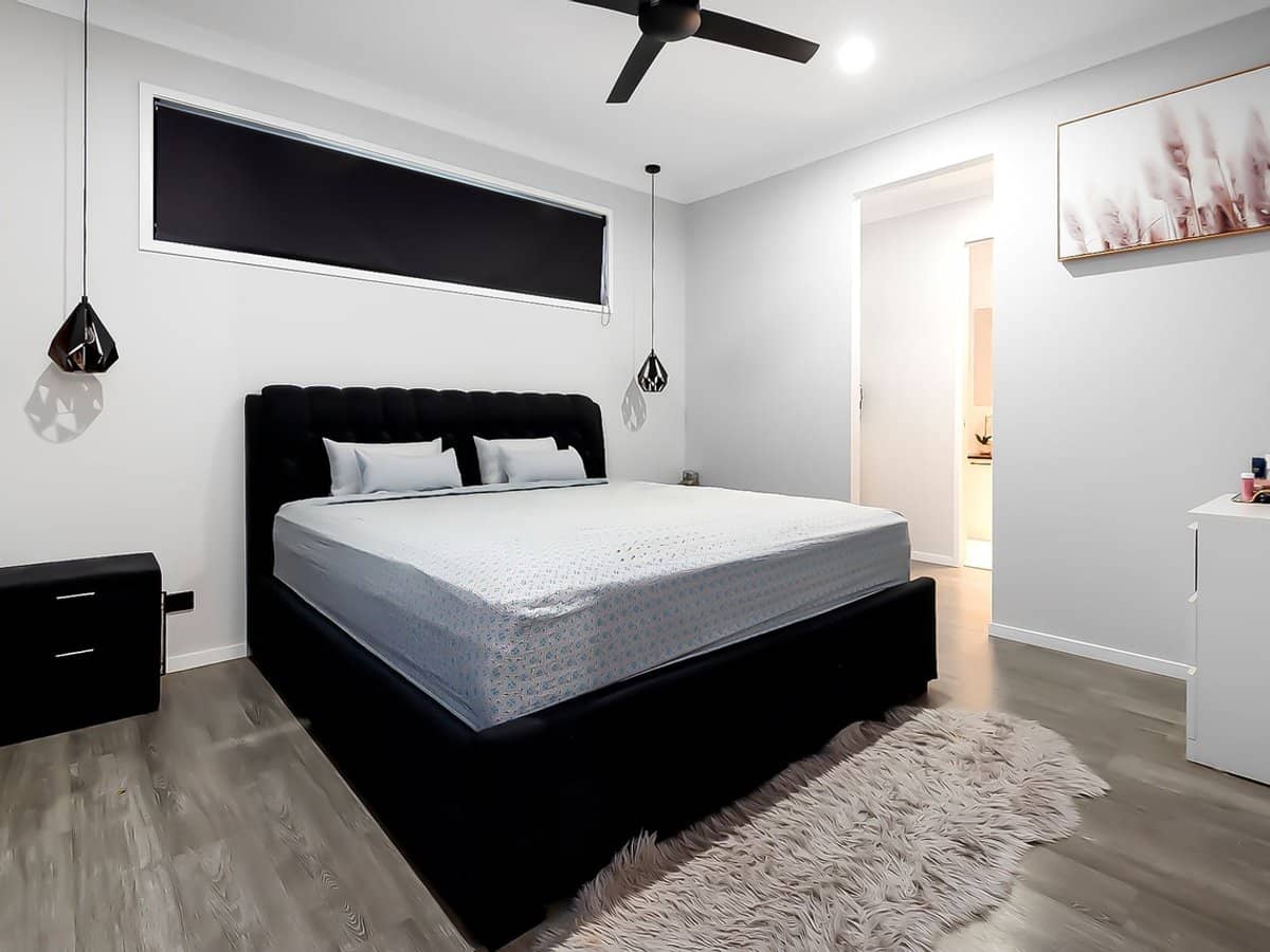 8 Vicar Road, Greenbank - Thumbnail 7