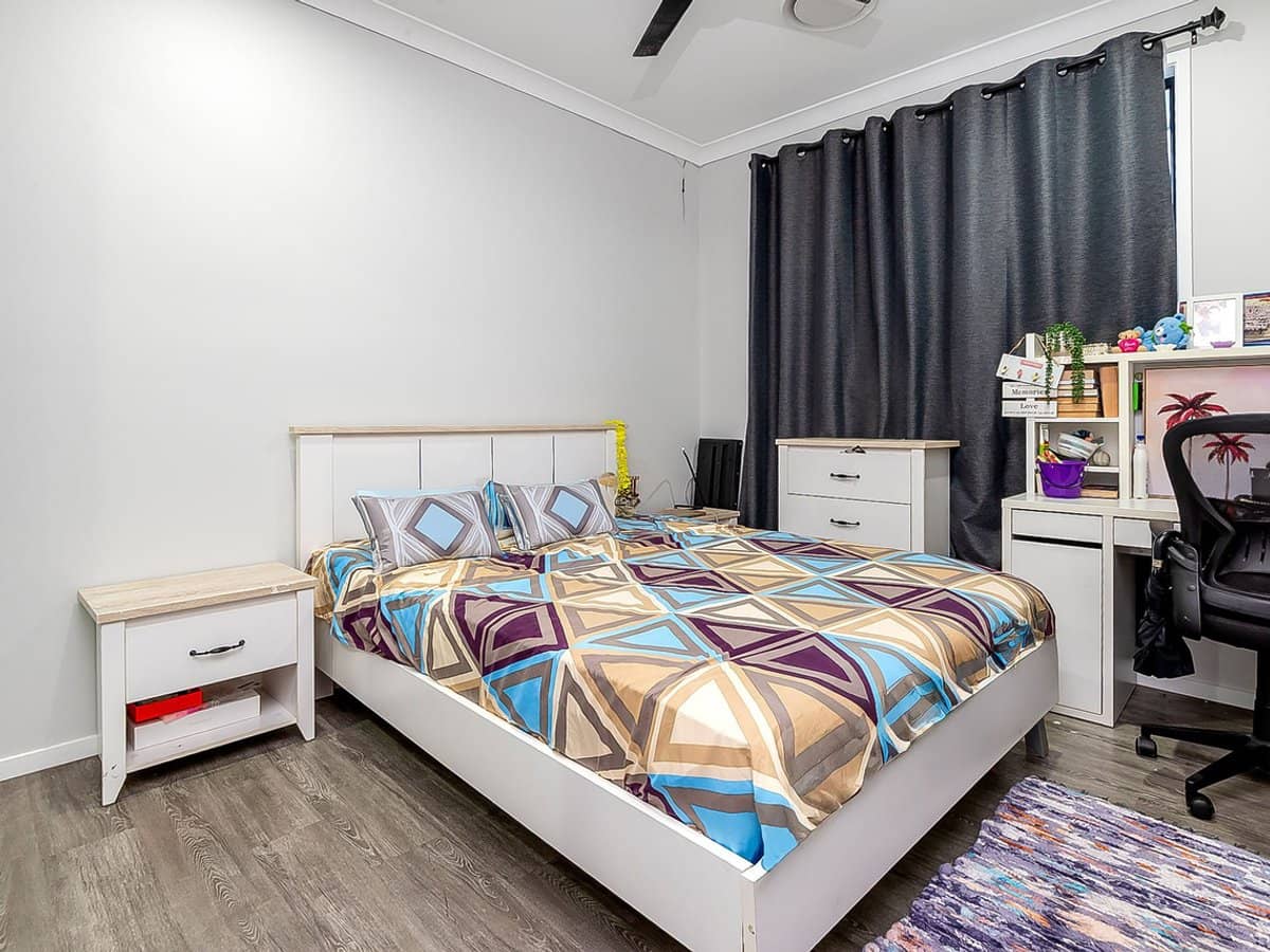 8 Vicar Road, Greenbank - Thumbnail 11