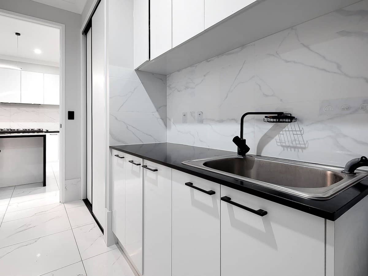 8 Vicar Road, Greenbank - Thumbnail 14