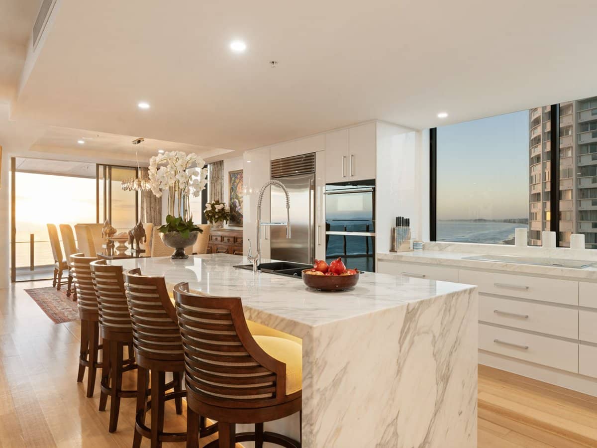 116 The Esplanade, Surfers Paradise - Thumbnail 2