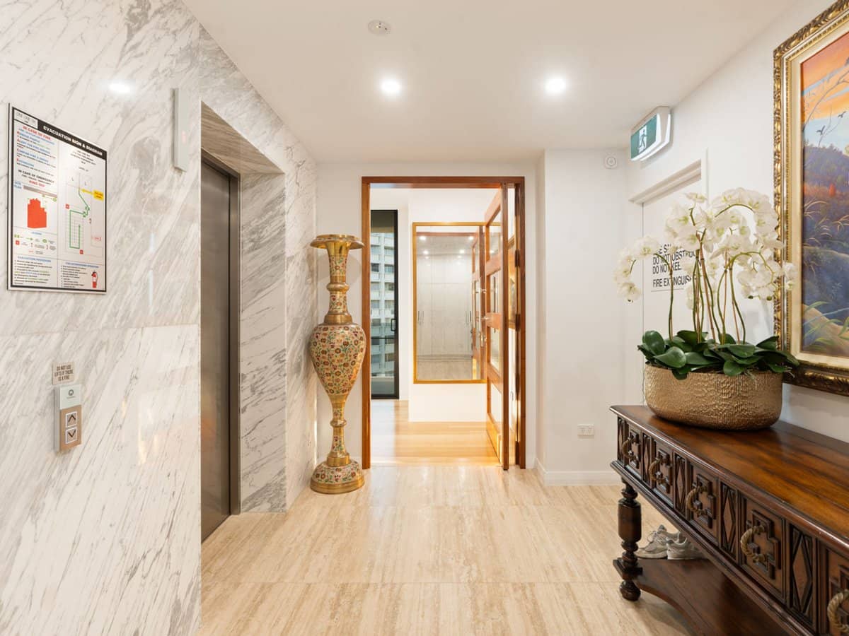 116 The Esplanade, Surfers Paradise - Thumbnail 25