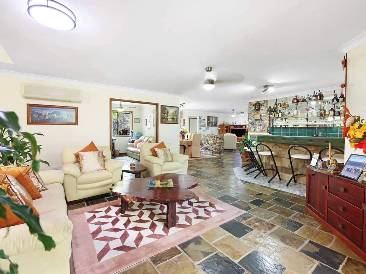 58 Gardenia Drive, BONOGIN - Thumbnail 6