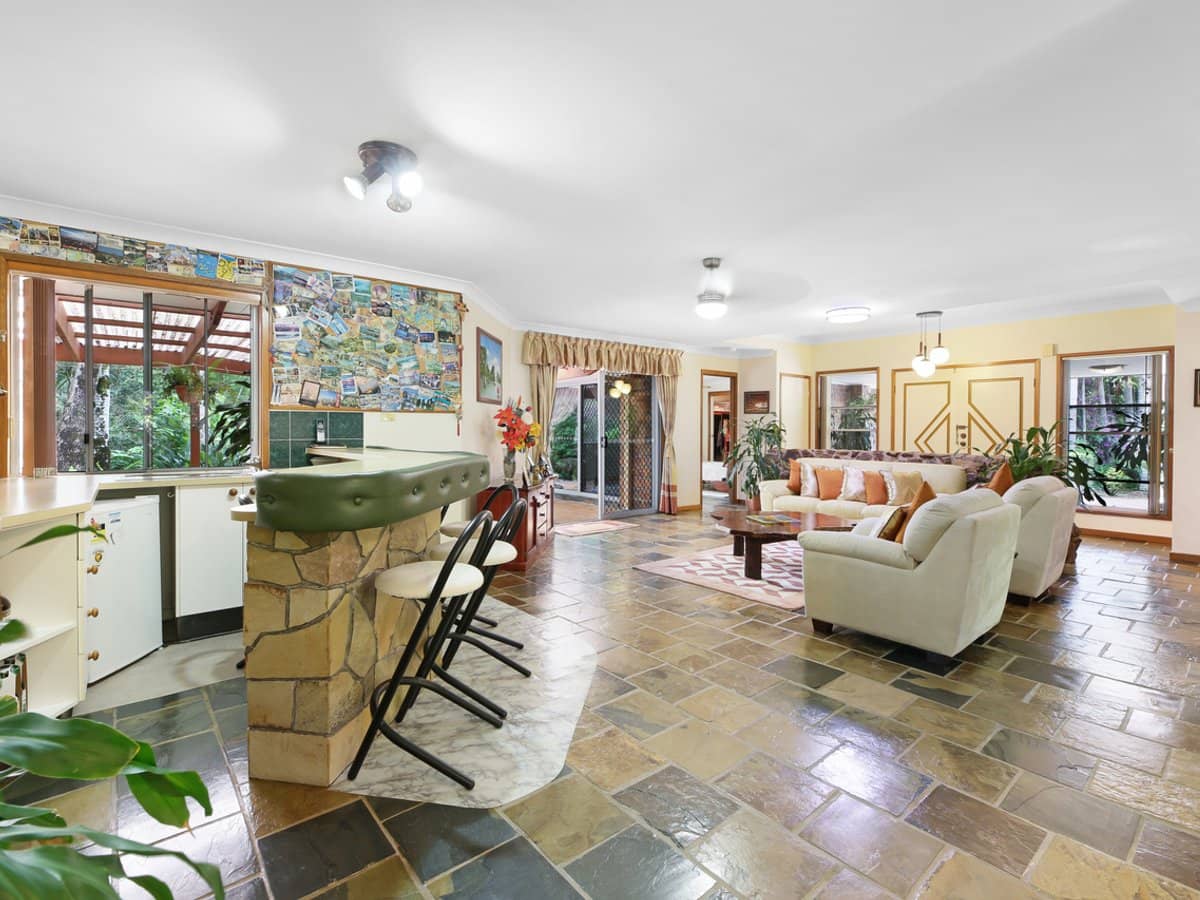 58 Gardenia Drive, BONOGIN - Thumbnail 8