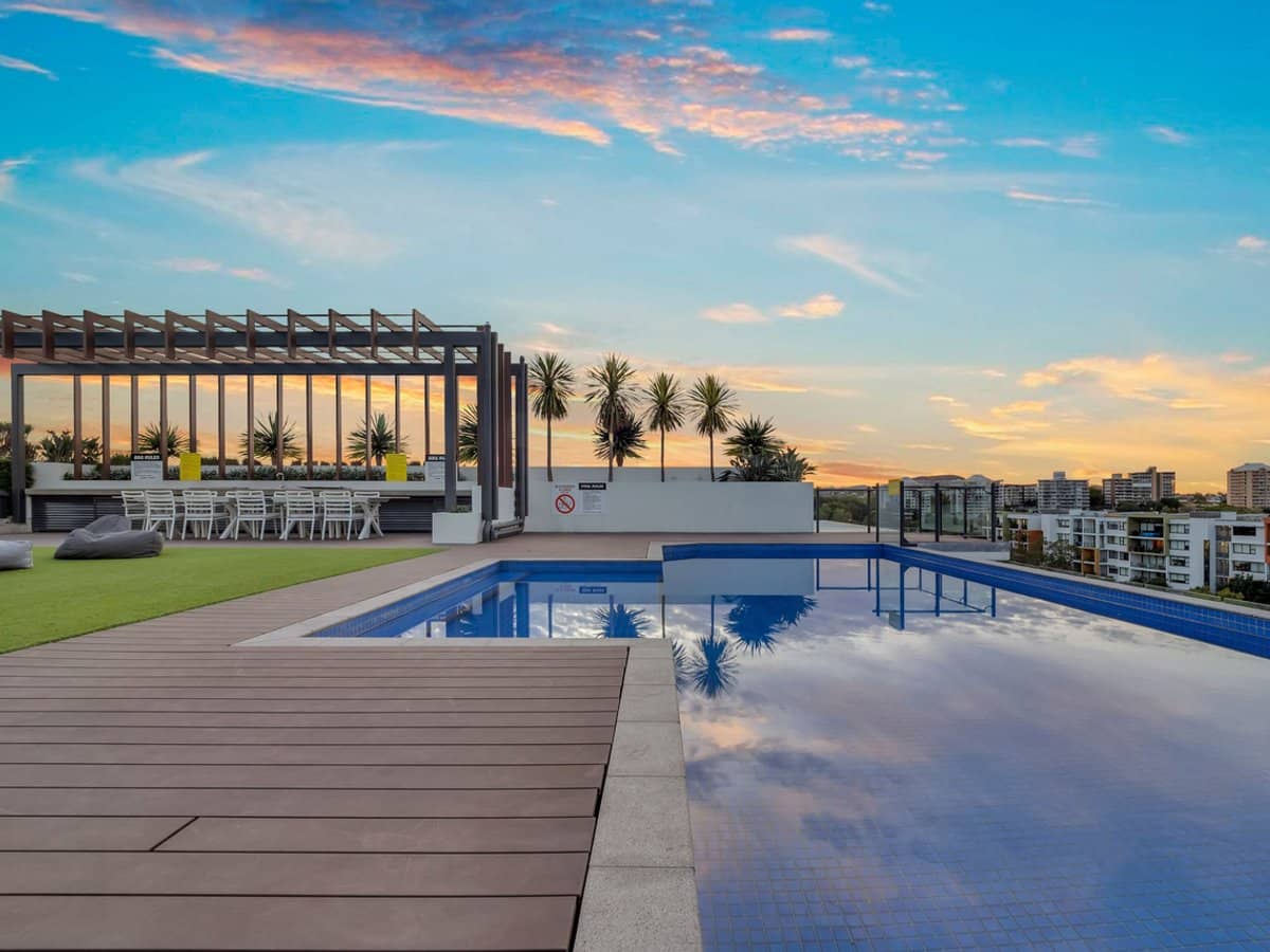 77 Victoria Street, West End - Thumbnail 1