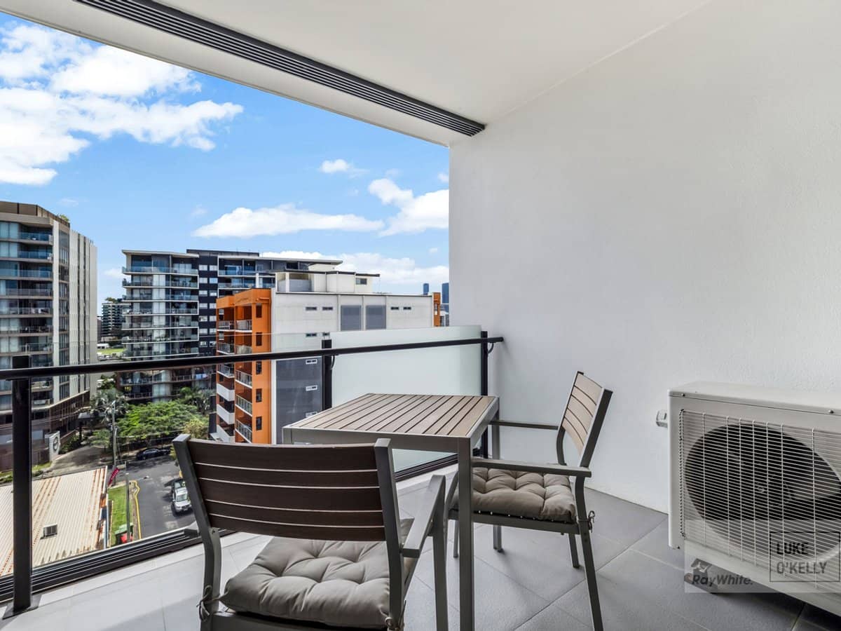 77 Victoria Street, West End - Thumbnail 2