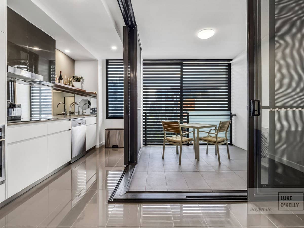 77 Victoria Street, West End - Thumbnail 4