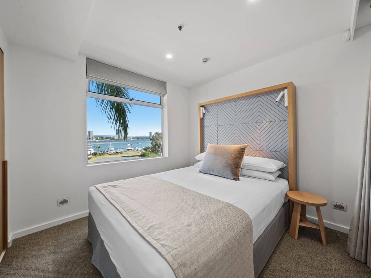 135 Seaworld Drive, Main Beach - Thumbnail 24