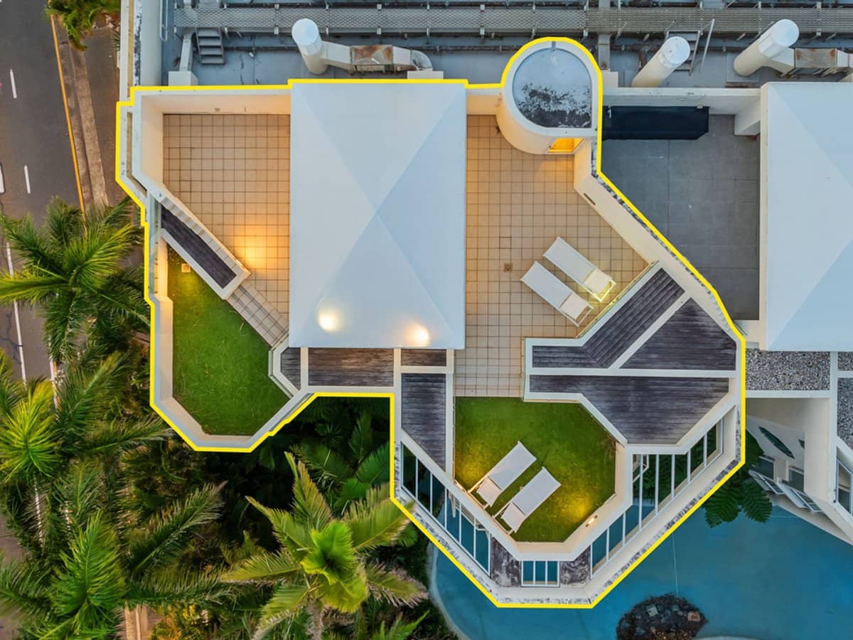 135 Seaworld Drive, Main Beach - Thumbnail 3