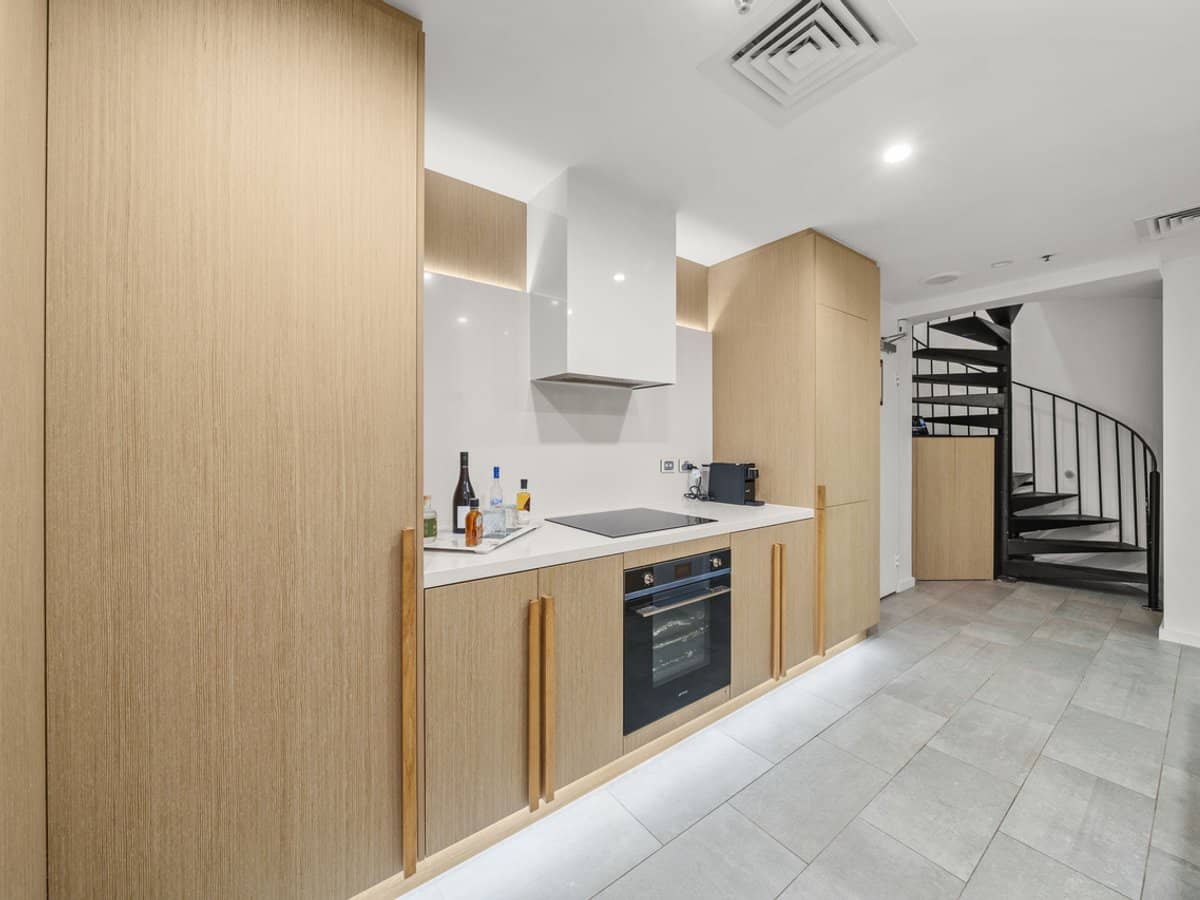 135 Seaworld Drive, Main Beach - Thumbnail 13