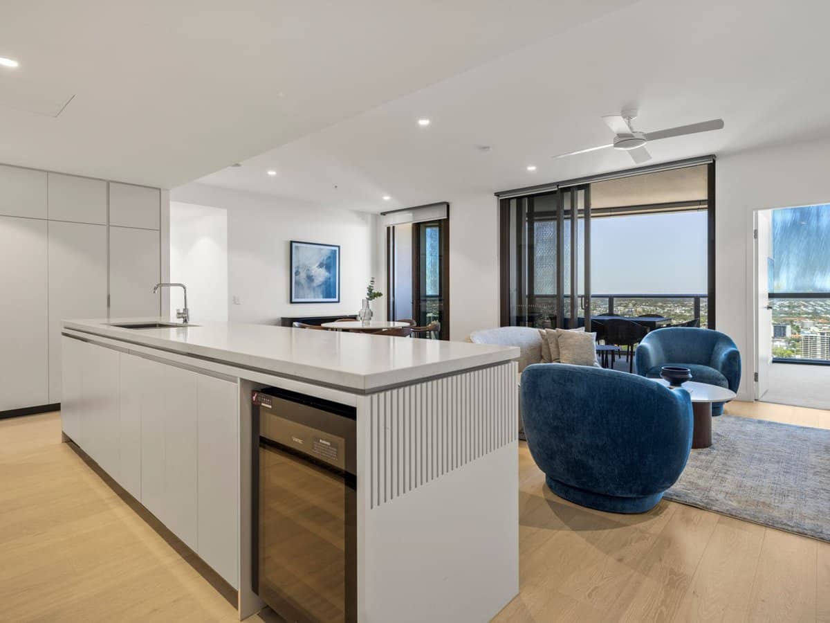 8 Margaret Street, Brisbane City - Thumbnail 2