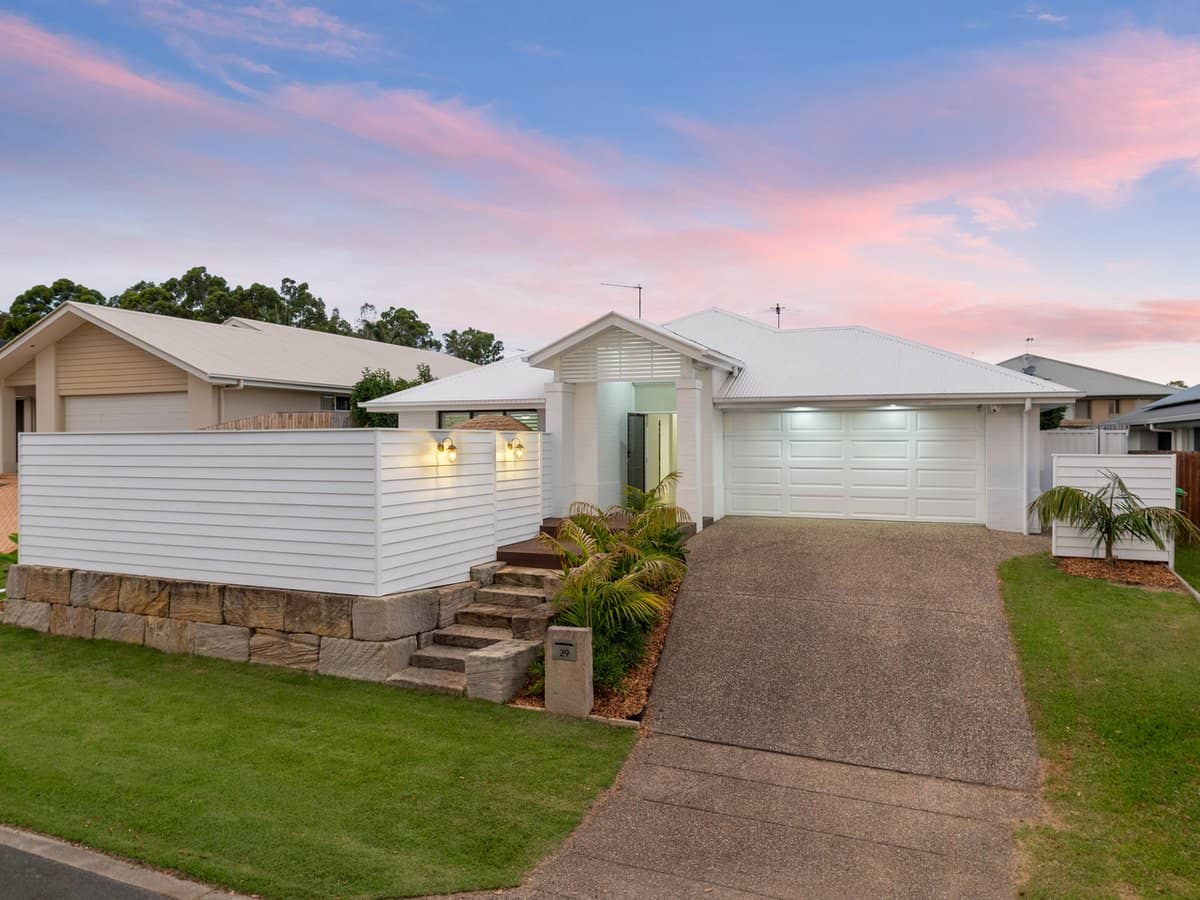 29 Strathburn Crescent, ORMEAU - Thumbnail 1