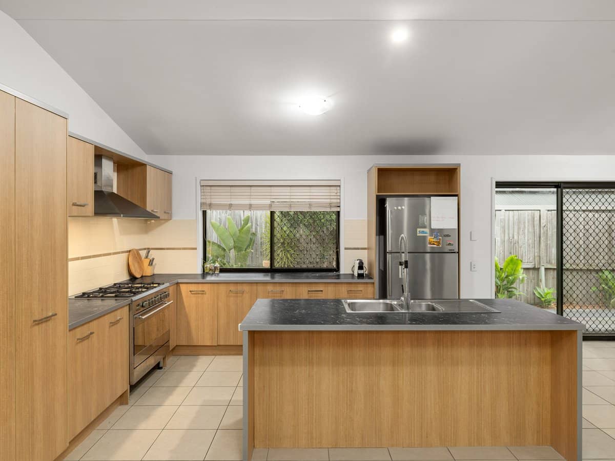 29 Strathburn Crescent, ORMEAU - Thumbnail 5