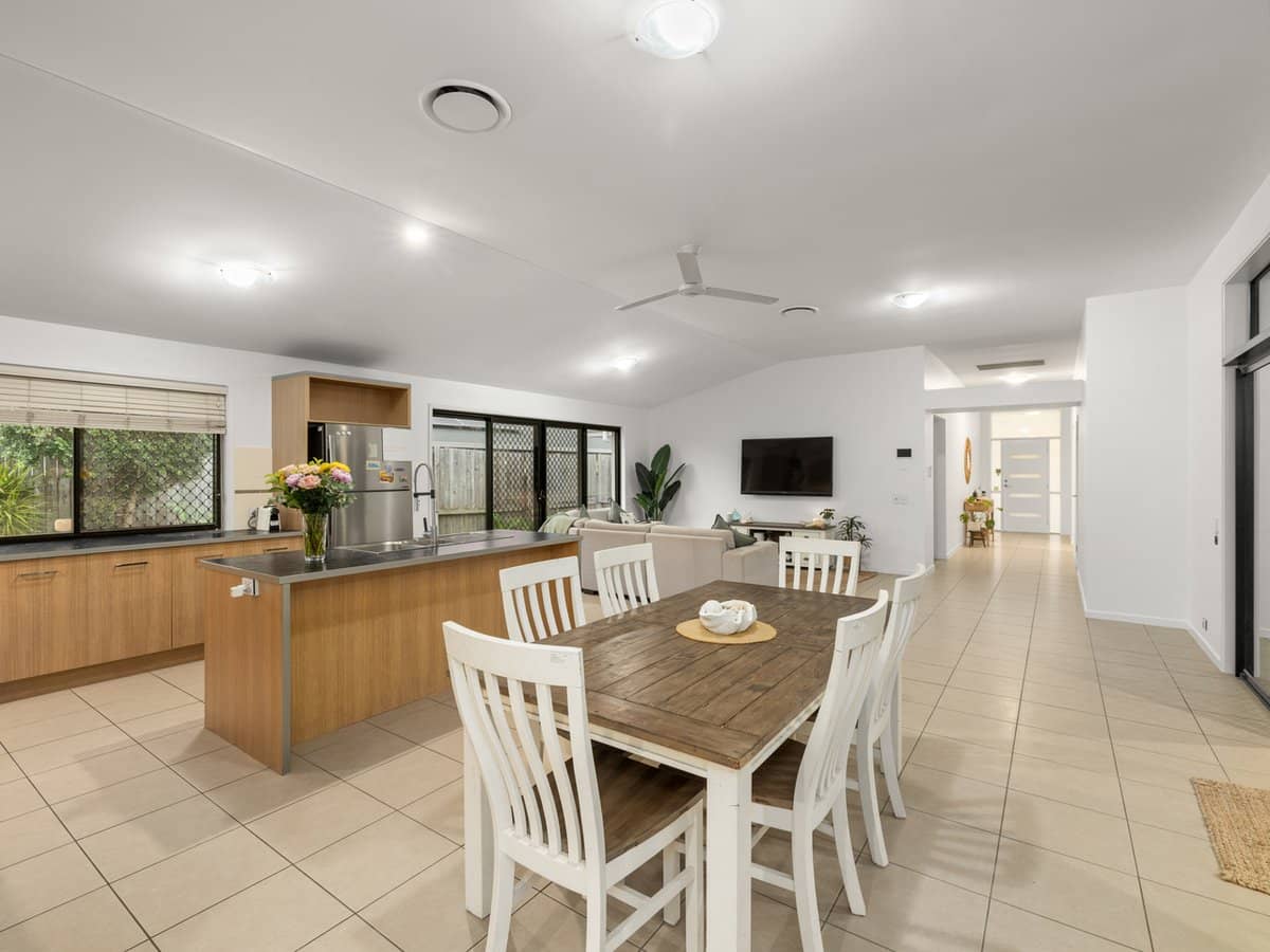 29 Strathburn Crescent, ORMEAU - Thumbnail 8