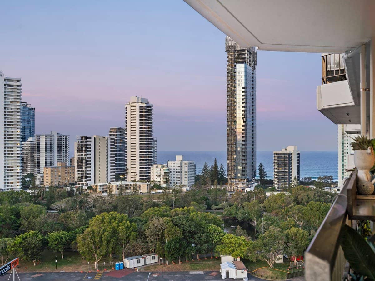 18 Commodore Drive, Surfers Paradise - Thumbnail 1