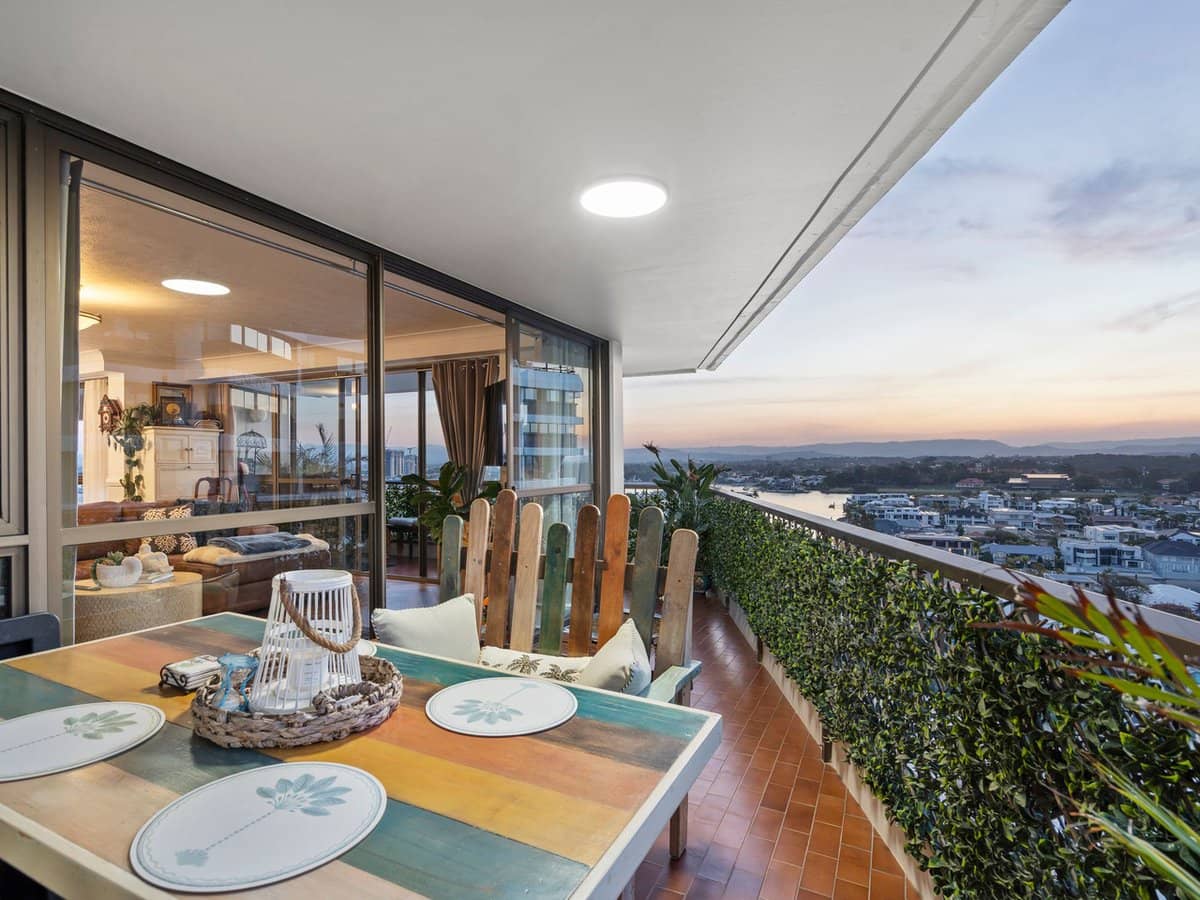 18 Commodore Drive, Surfers Paradise - Thumbnail 3